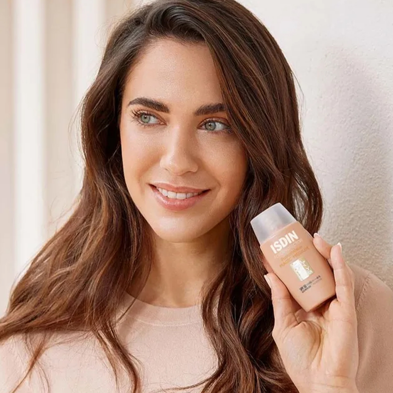 ضد آفتاب رنگی ایزدین ISDIN مدل Fusion Water با SPF50 و حجم 50ml — تصویر ۲